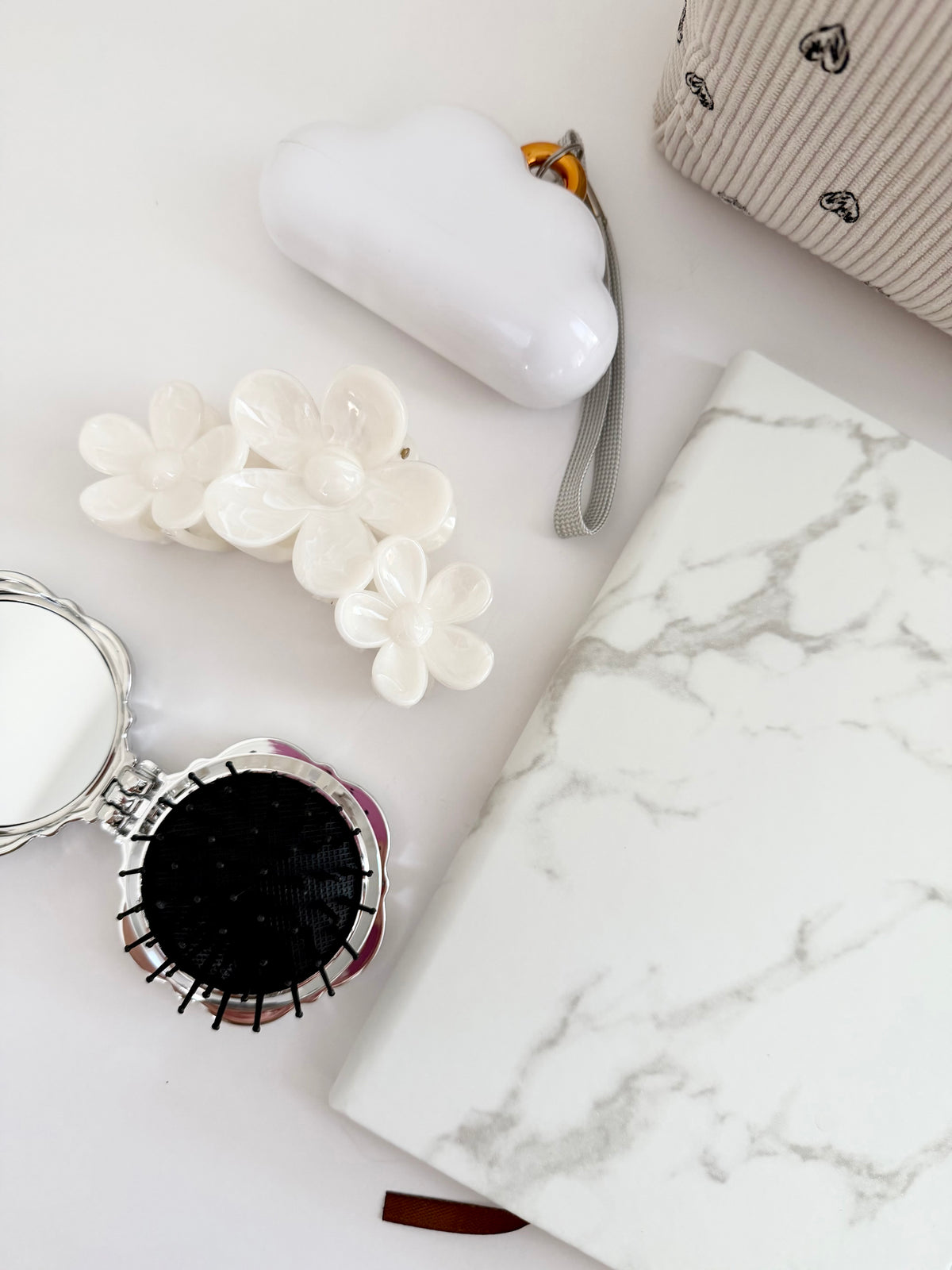 White Daisy Gift Bundle
